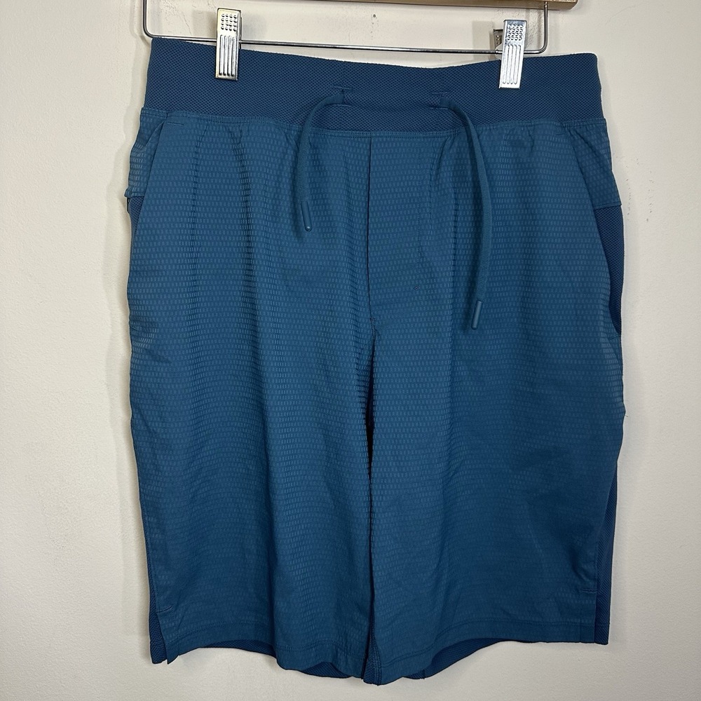 Lululemon Men's Size Small Blue Lined Zip Pocket T.H.E. Activewear 9" Shorts